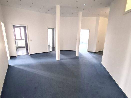 Bürofläche zum Kauf 445.000 € 10 Zimmer 347 m² Bürofläche teilbar von 101 m² bis 136 m² Gerhart-Hauptmann-Platz 1 Kaßberg Chemnitz 09112