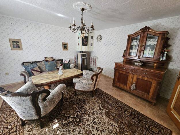 Einfamilienhaus zum Kauf 300.000 € 8 Zimmer 160 m² 1.155 m² Grundstück Vierhöfen Osterhofen 94486