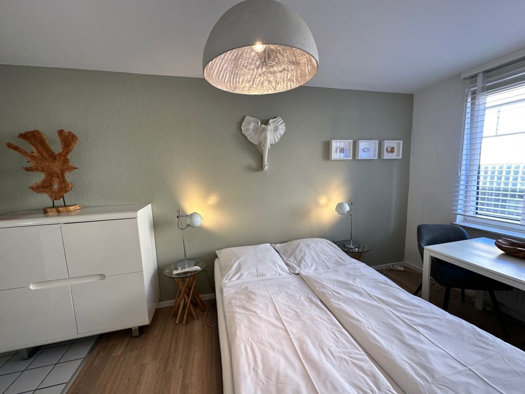 Wohnung zur Miete Wohnen auf Zeit 1.497 € 1 Zimmer 18 m²<br/>Wohnfläche ab sofort<br/>Verfügbarkeit Holzgasse Altstadt - Süd Köln 50676