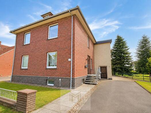 Mehrfamilienhaus zum Kauf 395.000 € 8 Zimmer 297 m² 1.246 m² Grundstück Nordsehl 31717