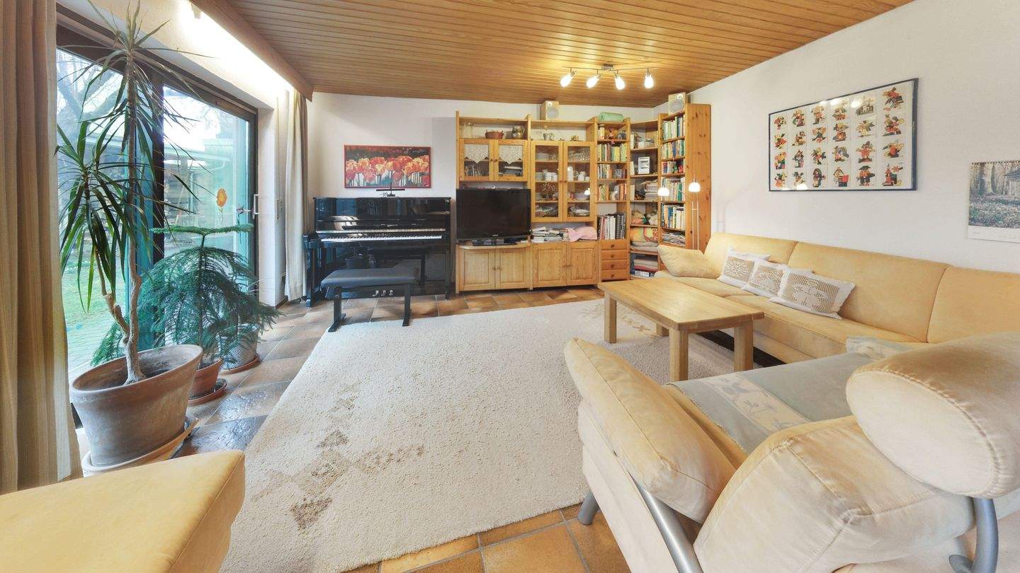 Immobilie in Kippenheim - Großzügiges Zweifamilienhaus mit vielseitigen Nutzungsmöglichkeiten - Bild 3