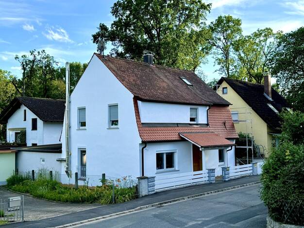Einfamilienhaus zur Miete 1.495 € 6 Zimmer 122 m² 120 m² Grundstück Weisendorf 91085