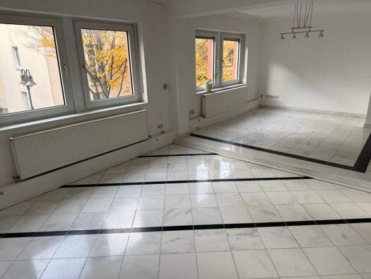 Wohnung zur Miete 1.300 € 2 Zimmer 150 m² 1. Geschoss frei ab 01.12.2025 Hanau 63450