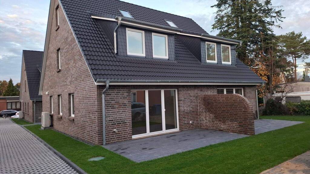 Doppelhaushälfte zur Miete - Erstbezug 2.090 € 5 Zimmer 127 m² 204 m² Grundstück Birkenweg 8 Quickborn 25451