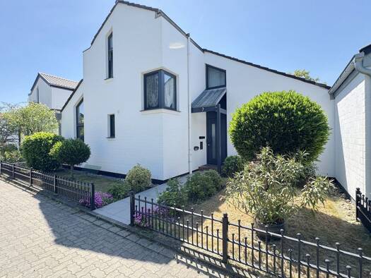 Reihenmittelhaus zum Kauf 690.000 € 4 Zimmer 132 m² 330 m² Grundstück frei ab sofort Hinsbecker Weg 7 Osterath Meerbusch 40670