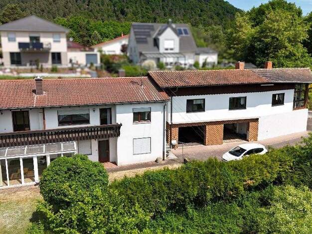 Haus zum Kauf 263.000 € 8 Zimmer 255 m² 1.707 m² Grundstück Merzalben 66978