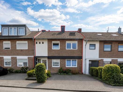 Reihenmittelhaus zum Kauf 360.000 € 6 Zimmer 130,2 m² 337 m² Grundstück Uedesheim Neuss 41468