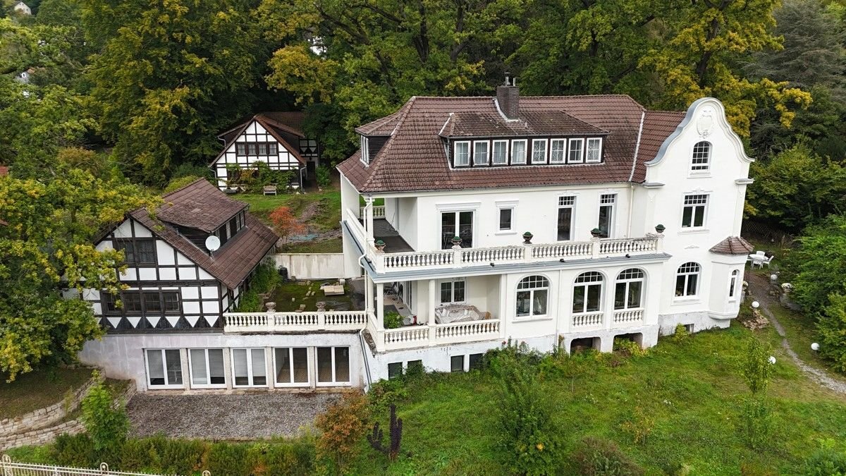 Villa zum Kauf 780.000 € 876,3 m²<br/>Wohnfläche 3.821 m²<br/>Grundstück Bad Karlshafen Bad Karlshafen 34385