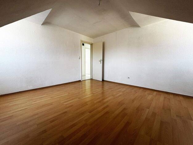 Wohnung zur Miete 950 € 3 Zimmer 66 m² 5. Geschoss frei ab 01.03.2026 Bad Cannstatt Stuttgart 70372