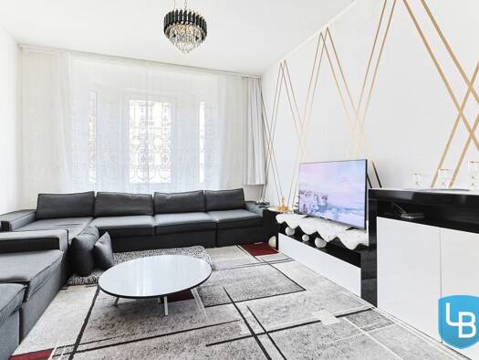 Wohnung zum Kauf 149.000 € 4 Zimmer 94,7 m² 3. Geschoss Gaarden-Ost Kiel 24143