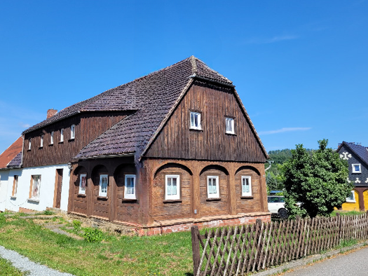 Einfamilienhaus zum Kauf 79.990 € 380 m² 840 m² Grundstück frei ab sofort Cunewalde 02733