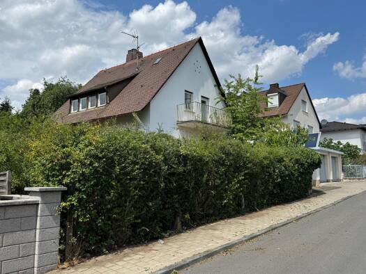 Einfamilienhaus zum Kauf provisionsfrei 465.000 € 5 Zimmer 113 m² 635 m² Grundstück frei ab sofort Breslauer Straße 3 Zirndorf Zirndorf 90513