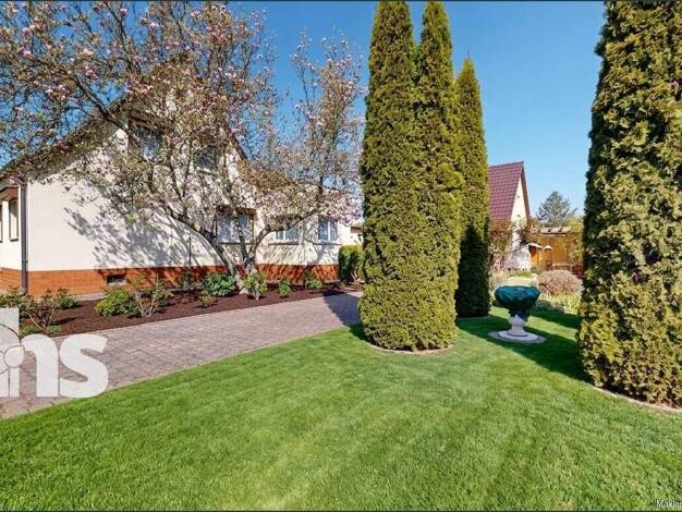 Doppelhaushälfte zum Kauf provisionsfrei 230.000 € 4 Zimmer 223,6 m² 884 m² Grundstück Eigene Scholle 24 Dölau West 06120