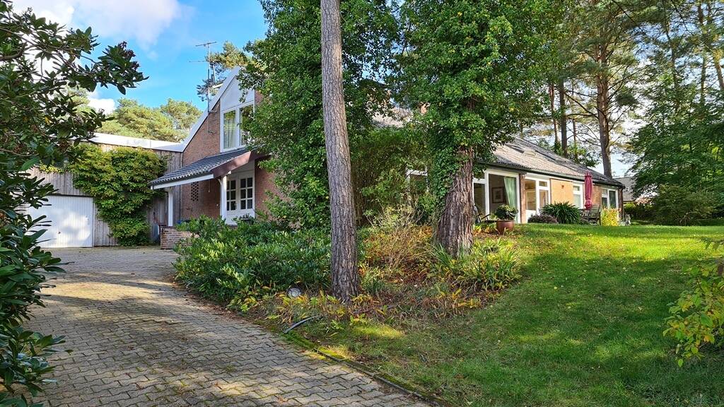 Mehrfamilienhaus zum Kauf als Kapitalanlage geeignet 1.198.000 € 11,5 Zimmer 378,6 m² 3.270 m² Grundstück Ramelsloh Seevetal - Ramelsloh 21220