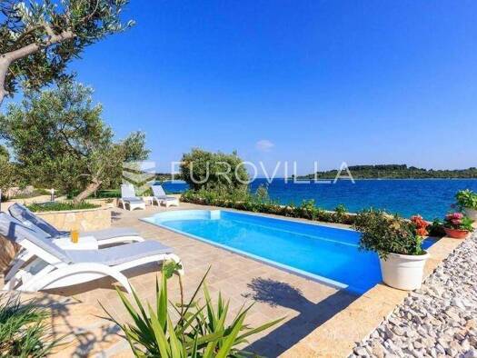 Haus zur Miete 3.500 € 4 Zimmer 220 m² Okrug Gornji Okrug 21223