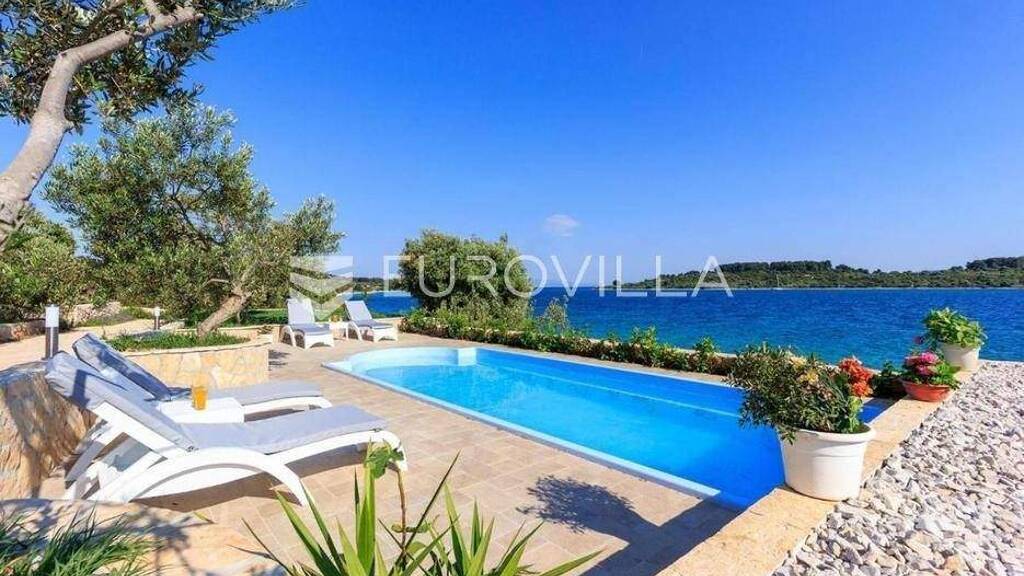 Haus zur Miete 3.500 € 4 Zimmer 220 m² Okrug Gornji Okrug 21223