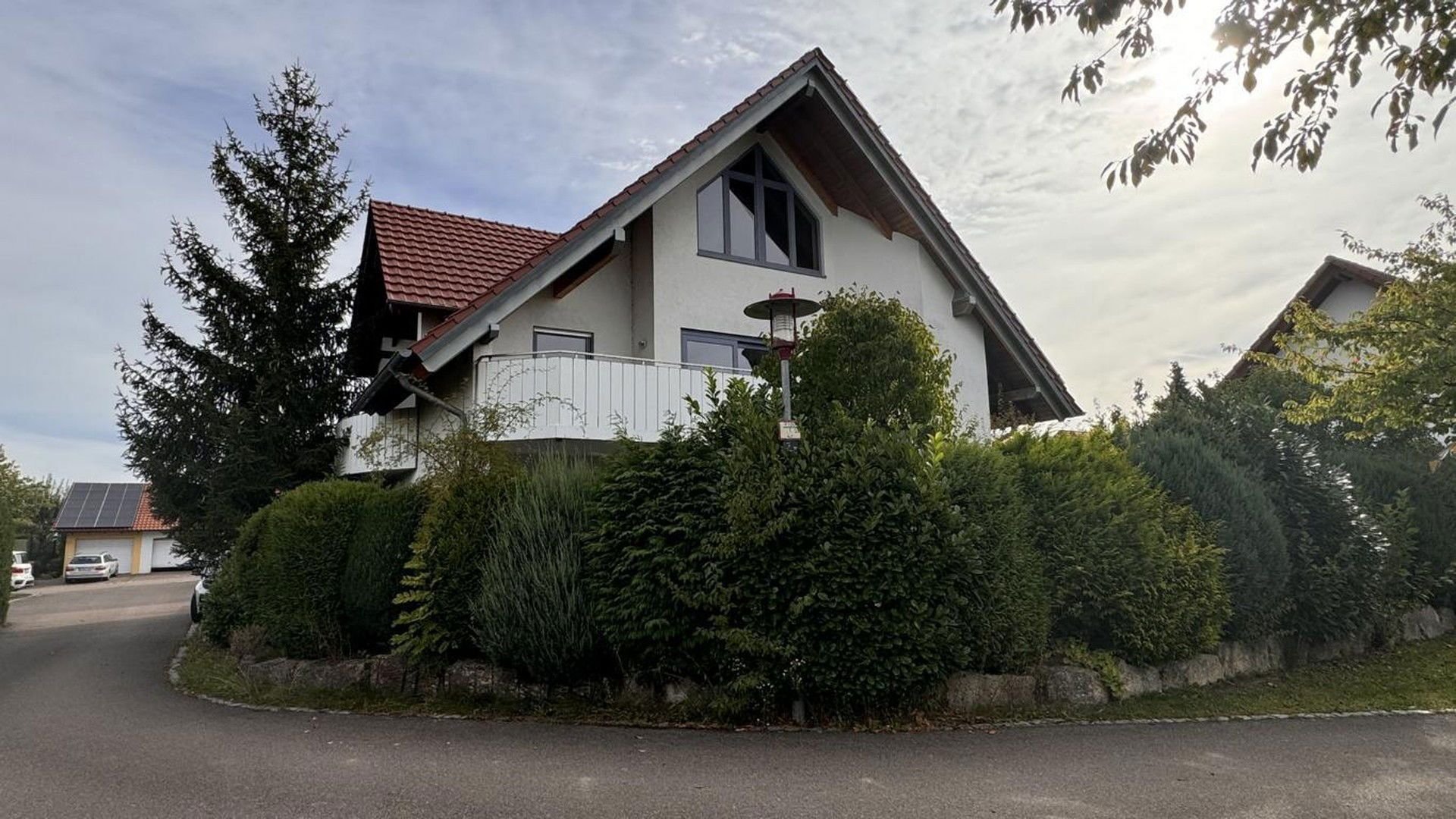 Mehrfamilienhaus zum Kauf provisionsfrei 889.000 € 9 Zimmer 320 m²<br/>Wohnfläche 523 m²<br/>Grundstück Pfuhl Neu-Ulm 89233