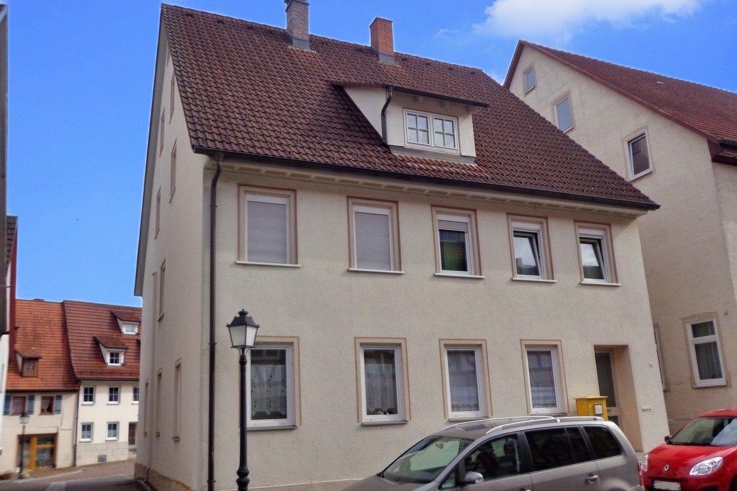 Mehrfamilienhaus zum Kauf als Kapitalanlage geeignet 395.000 € 11 Zimmer 297 m²<br/>Wohnfläche 138 m²<br/>Grundstück Mühlheim Mühlheim 78570