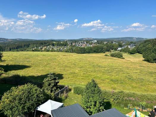 Wohnung zur Miete 255 € 3 Zimmer 49,4 m² 3 Geschosse frei ab sofort Schöne Aussicht 12 Neuhaus Neuhaus am Rennweg 98724