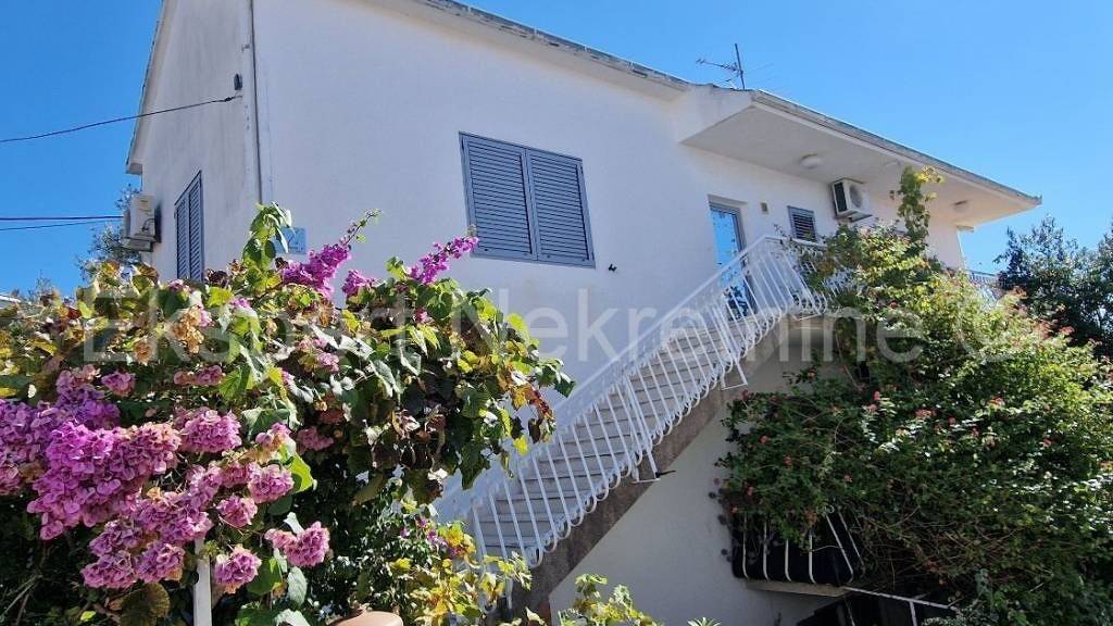 Haus zum Kauf 750.000 € 14 Zimmer 320 m² Okrug