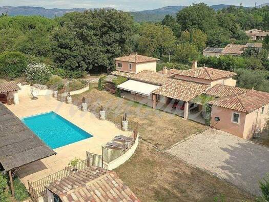 Haus zum Kauf 1.050.000 € 237 m² 2.500 m² Grundstück Montauroux 83440