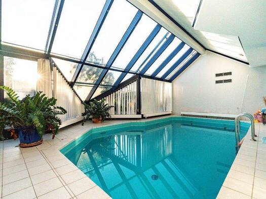 Mehrfamilienhaus zum Kauf 890.000 € 9 Zimmer 301,2 m² 1.605 m² Grundstück Burgsolms Solms 35606