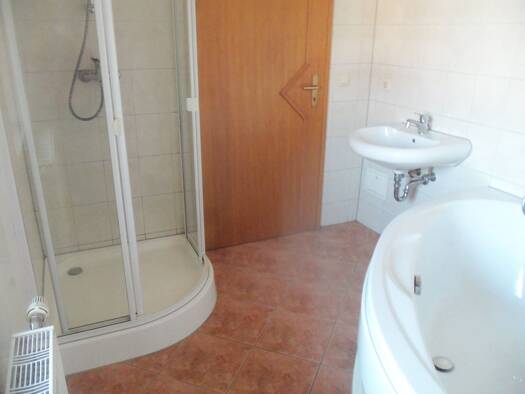 Wohnung zur Miete 486 € 3 Zimmer 81 m² Geschoss 1/2 frei ab 01.10.2026 Wernburg Wernburg 07381