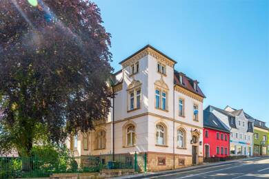 Villa zum Kauf 265.000 € 10 Zimmer 357 m² 800 m² Grundstück Lungwitzer Str. 30 Hohenstein-Ernstthal Hohenstein-Ernstthal 09337