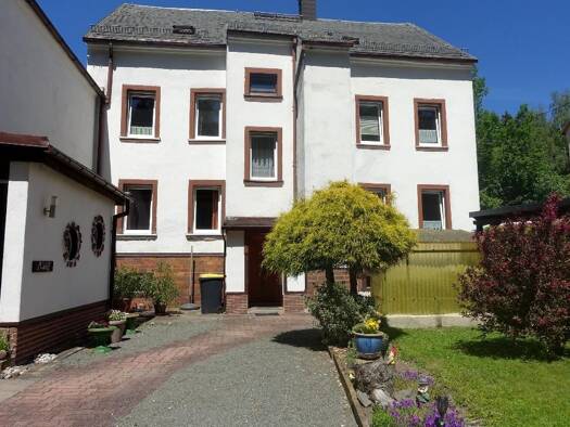 Mehrfamilienhaus zum Kauf als Kapitalanlage geeignet 300.000 € 12 Zimmer 303 m² 1.200 m² Grundstück Harthau Harthau 09123