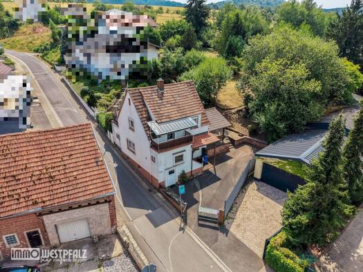 Einfamilienhaus zum Kauf 125.000 € 6 Zimmer 100,6 m² 691 m² Grundstück Busenberg 76891