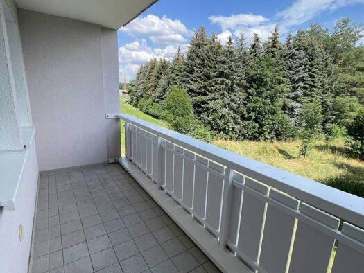 Wohnung zur Miete 295 € 2 Zimmer 50,5 m² 1. Geschoss frei ab sofort Hof Naundorf 04769