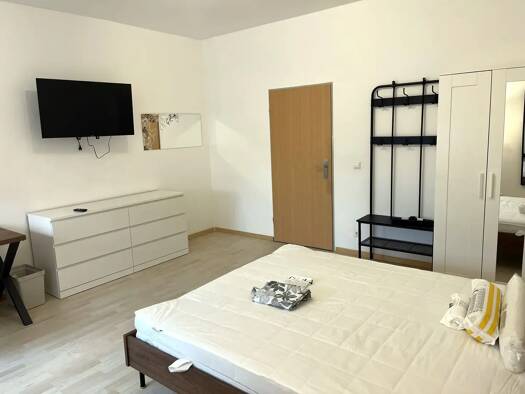 WG-Zimmer zur Miete 445 € 22 m² EG frei ab sofort Erlanger Straße 5 Thon Nürnberg 90425
