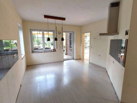 Villa zum Kauf 329.000 € 5 Zimmer 221 m² 1.210 m² Grundstück frei ab sofort Grauen Neuenkirchen 29643