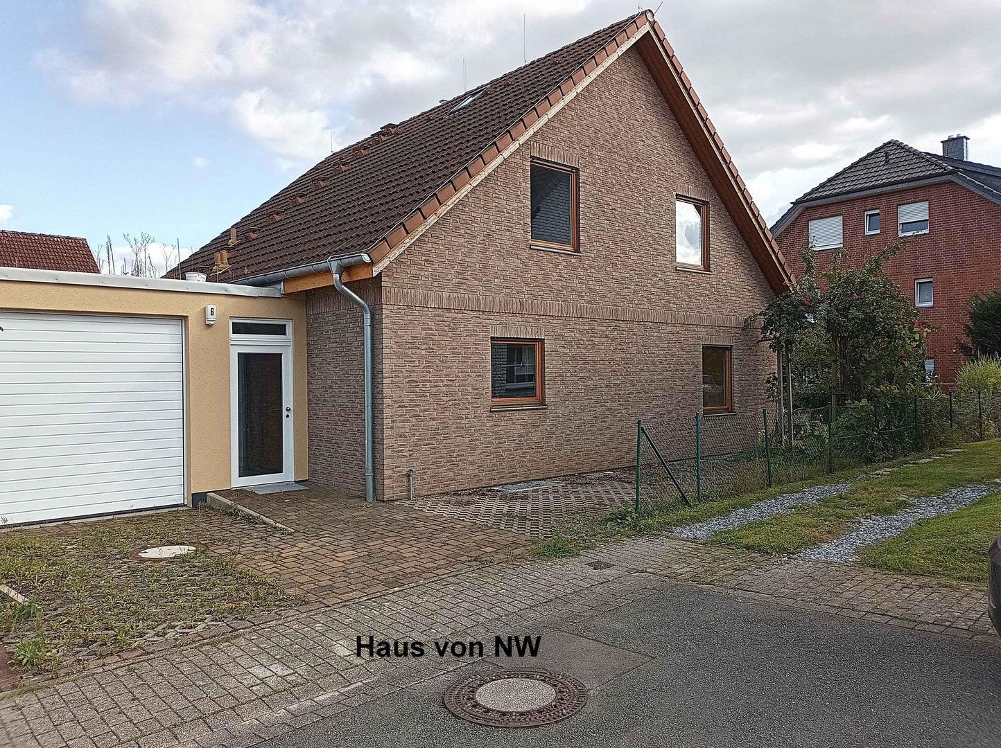 Einfamilienhaus zur Miete 1.350 € 6 Zimmer 147 m²<br/>Wohnfläche 140 m²<br/>Grundstück 01.10.2024<br/>Verfügbarkeit Vilsendorf Bielefeld 33739