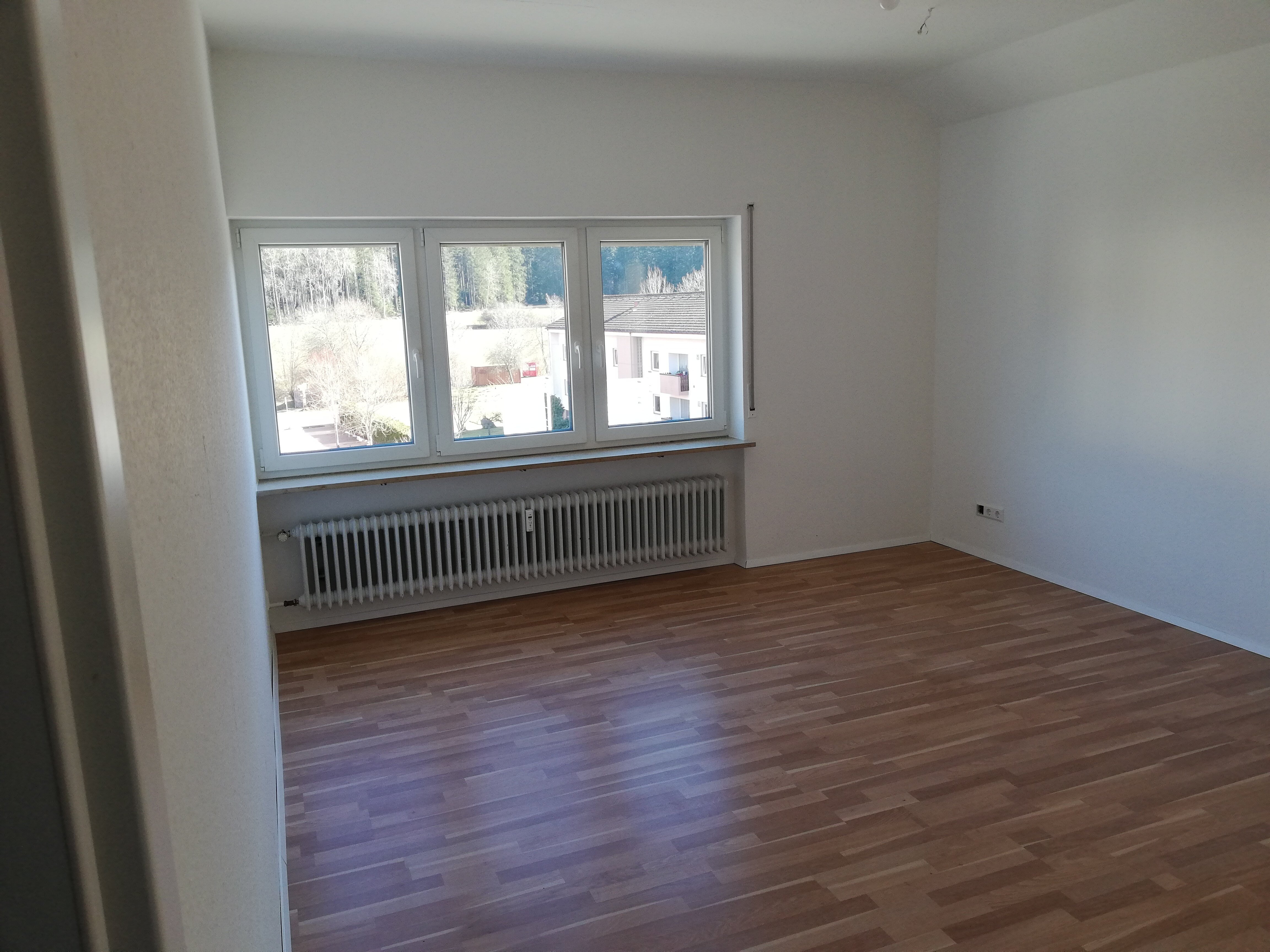 Wohnung zur Miete 589 € 2,5 Zimmer 63 m²<br/>Wohnfläche 2.<br/>Geschoss 01.02.2025<br/>Verfügbarkeit Burgberg Königsfeld im Schwarzwald 78126