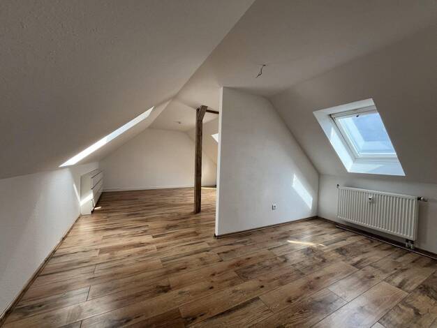 Wohnung zur Miete 560 € 4 Zimmer 94,3 m² 4. Geschoss frei ab 01.09.2026 Casparistraße 4 Lutherviertel Chemnitz 09126