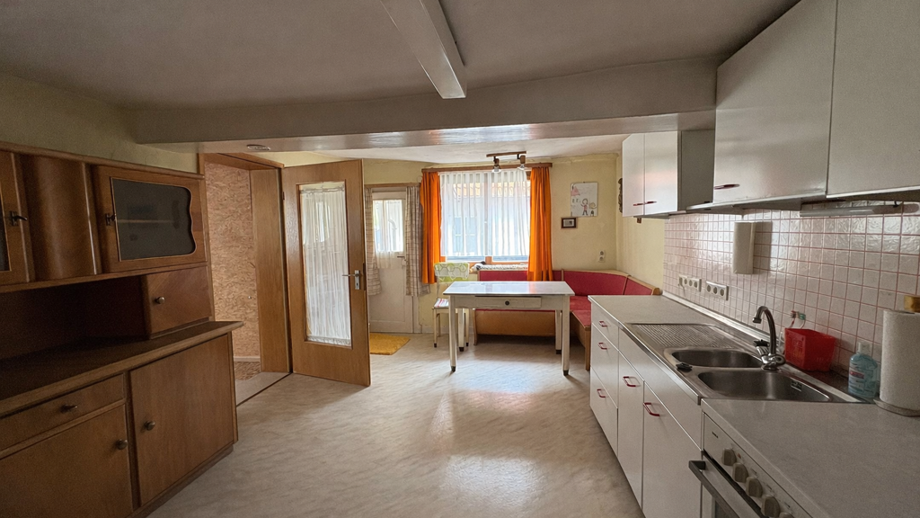 Doppelhaushälfte zum Kauf 140.000 € 6 Zimmer 130 m² 381 m² Grundstück Mulfingen Mul?ngen 74673