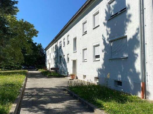 Wohnung zum Kauf 45.000 € 4 Zimmer 68,6 m² EG frei ab sofort Karl-Marx-Straße 12 Hagenwerder Görlitz 02827