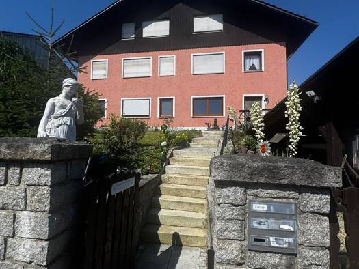 Terrassenwohnung zur Miete 960 € 4 Zimmer 100 m² Geschoss EG/2 frei ab sofort Salzweg 94121