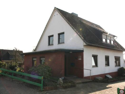 Mehrfamilienhaus zum Kauf 299.000 € 6 Zimmer 126 m² 838 m² Grundstück Hinterm Berg 14 Luttum Kirchlinteln-Luttum 27308