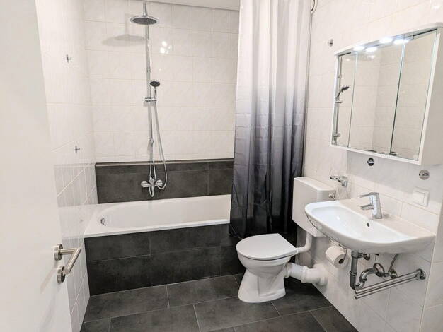 Wohnung zur Miete 845 € 2,5 Zimmer 67 m² frei ab sofort Woogstraße 36 Neuhofen 67141