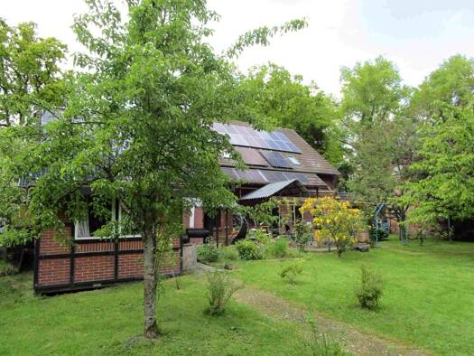 Mehrfamilienhaus zum Kauf 469.000 € 9 Zimmer 300 m² 2.394 m² Grundstück frei ab 01.10.2026 Hüllstede Westerstede 26655