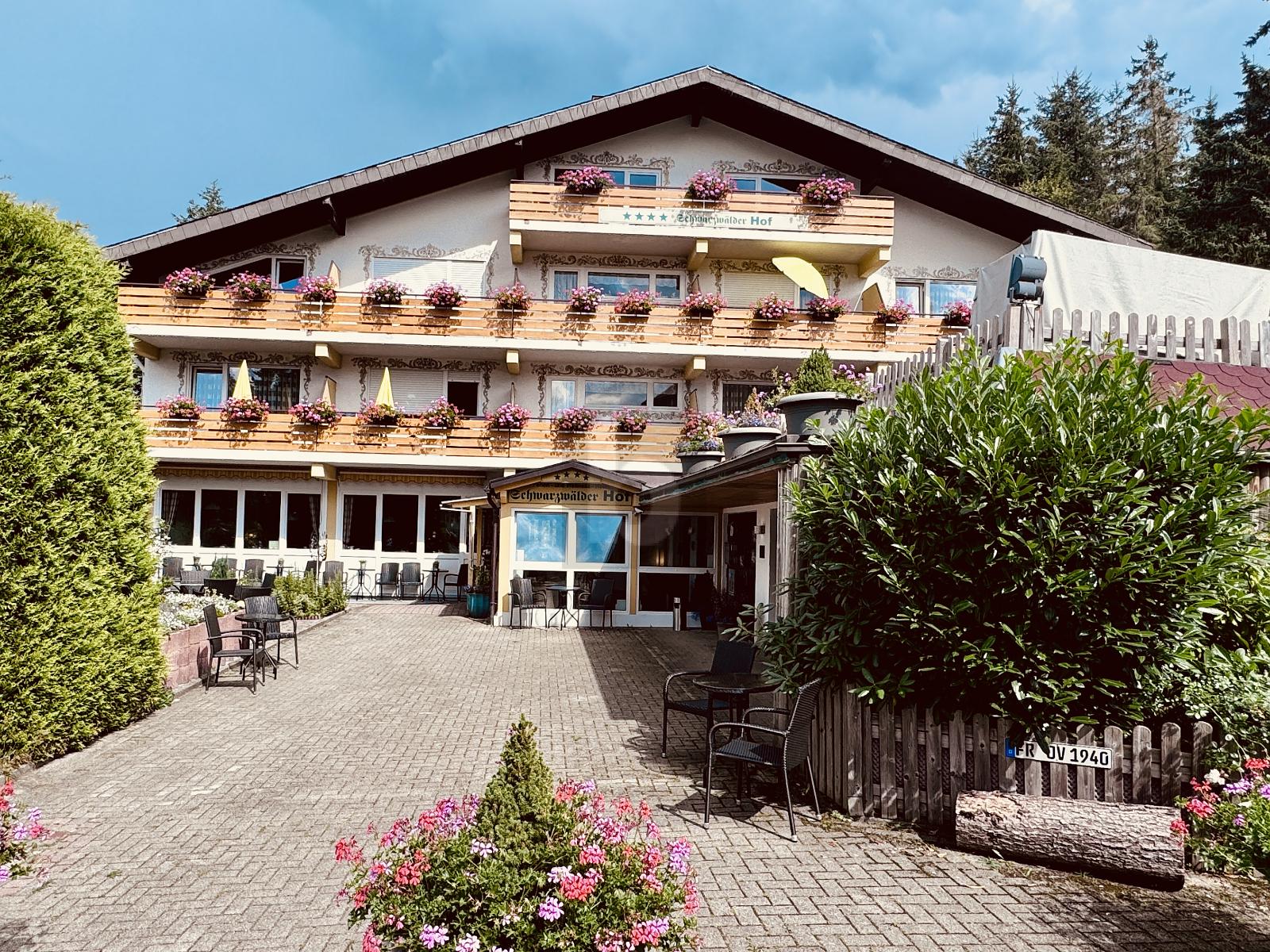 Hotel zum Kauf 2.200.000 € 23 Zimmer 3.115 m²<br/>Grundstück Altglashütten Feldberg 79868