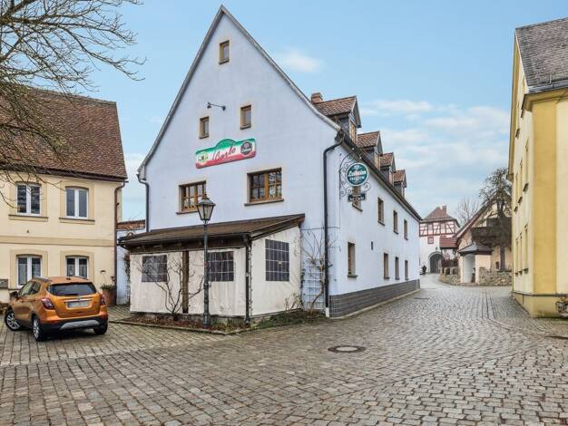 Haus zum Kauf 339.000 € 12 Zimmer 360 m² 500 m² Grundstück Hollfeld Hollfeld 96142