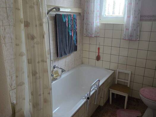 Wohnung zur Miete 500 € 3 Zimmer 75 m² frei ab 01.04.2026 Hohenfeld Kitzingen 97318