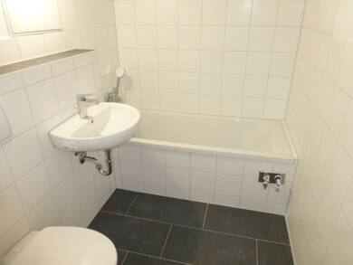 Wohnung zur Miete 330 € 3 Zimmer 52,3 m² 2. Geschoss frei ab 01.09.2025 Havannaer Straße 6 Moskauer Platz Erfurt 99091