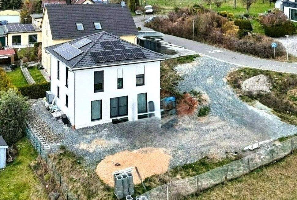 Immobilie in Pirk - Modernes Traumhaus in unverbaubarer Lage - Einziehen & Wohlfühlen - Bild 0