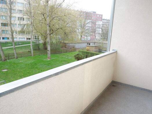 Studio zur Miete 390 € 3 Zimmer 65,6 m² 1. Geschoss frei ab 01.04.2026 Vettersstr. 62 Bernsdorf Chemnitz 09126