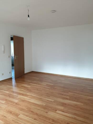 Wohnung zur Miete nur mit Wohnberechtigungsschein 215 € 1 Zimmer 43 m² 3. Geschoss Vogtlandstraße 9 Schützenstraße - Halfeshof Solingen 42651