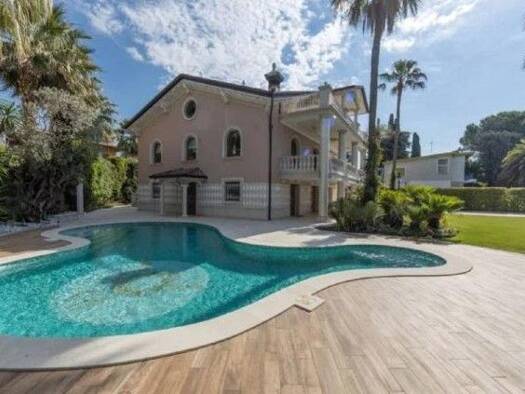 Einfamilienhaus zum Kauf 7 Zimmer 1 m² 1 m² Grundstück Malcesine 37018